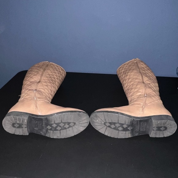 Tan quilted pattern boots size 8 1/2 👢 - Picture 12 of 14